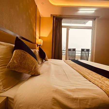 Hotel Royal Residency Manāli Eksteriør billede