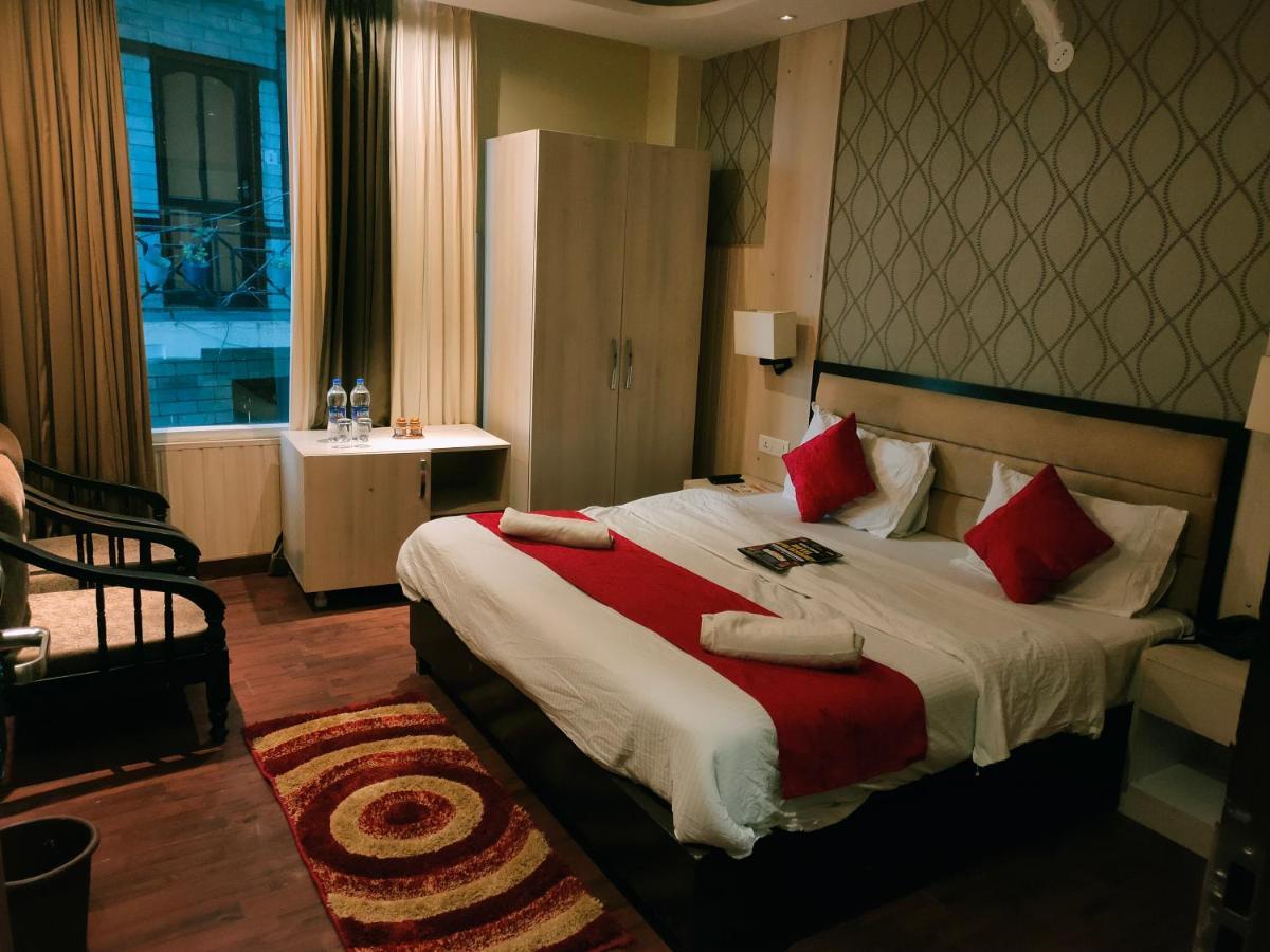 Hotel Royal Residency Manāli Eksteriør billede