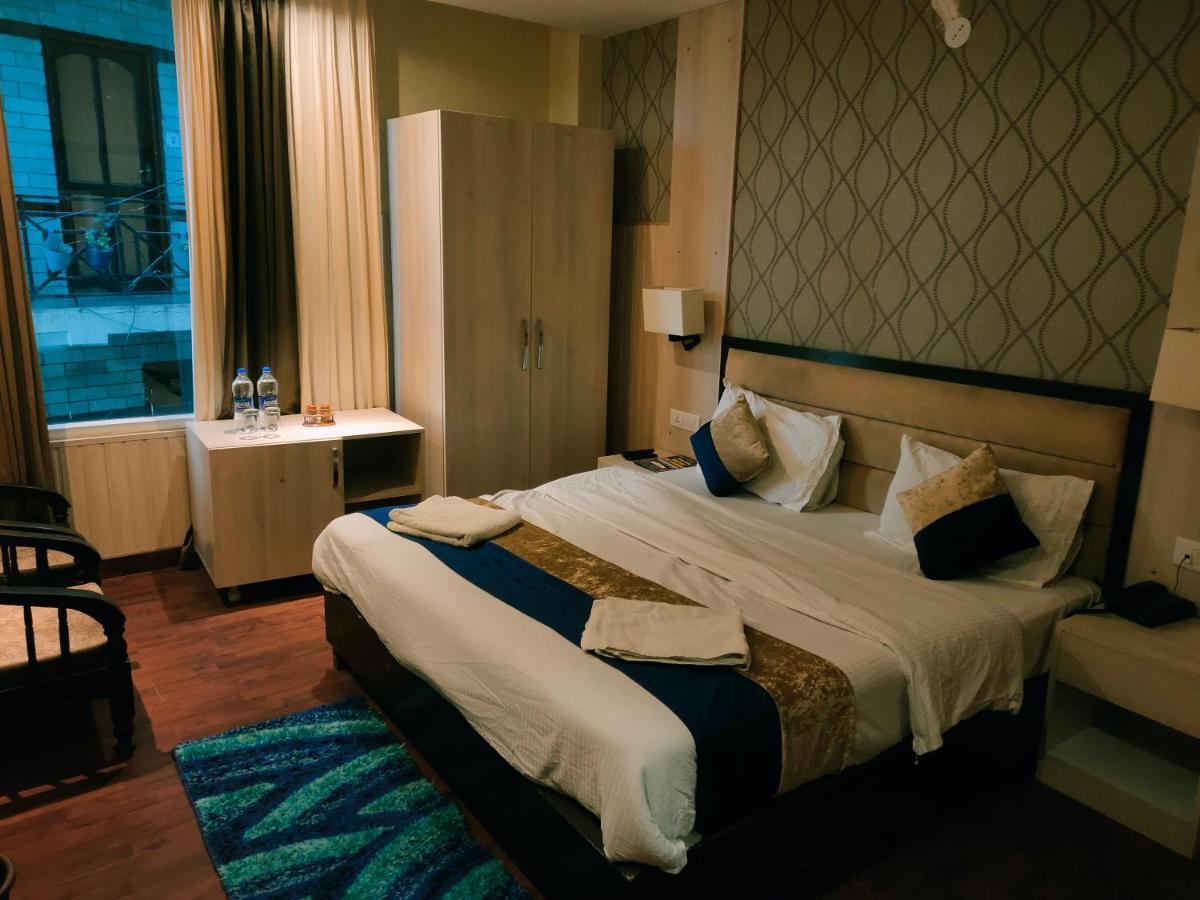Hotel Royal Residency Manāli Eksteriør billede