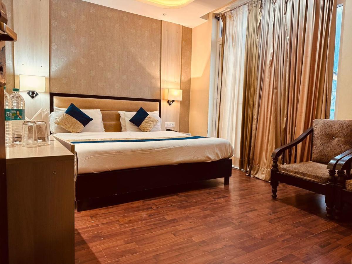Hotel Royal Residency Manāli Eksteriør billede