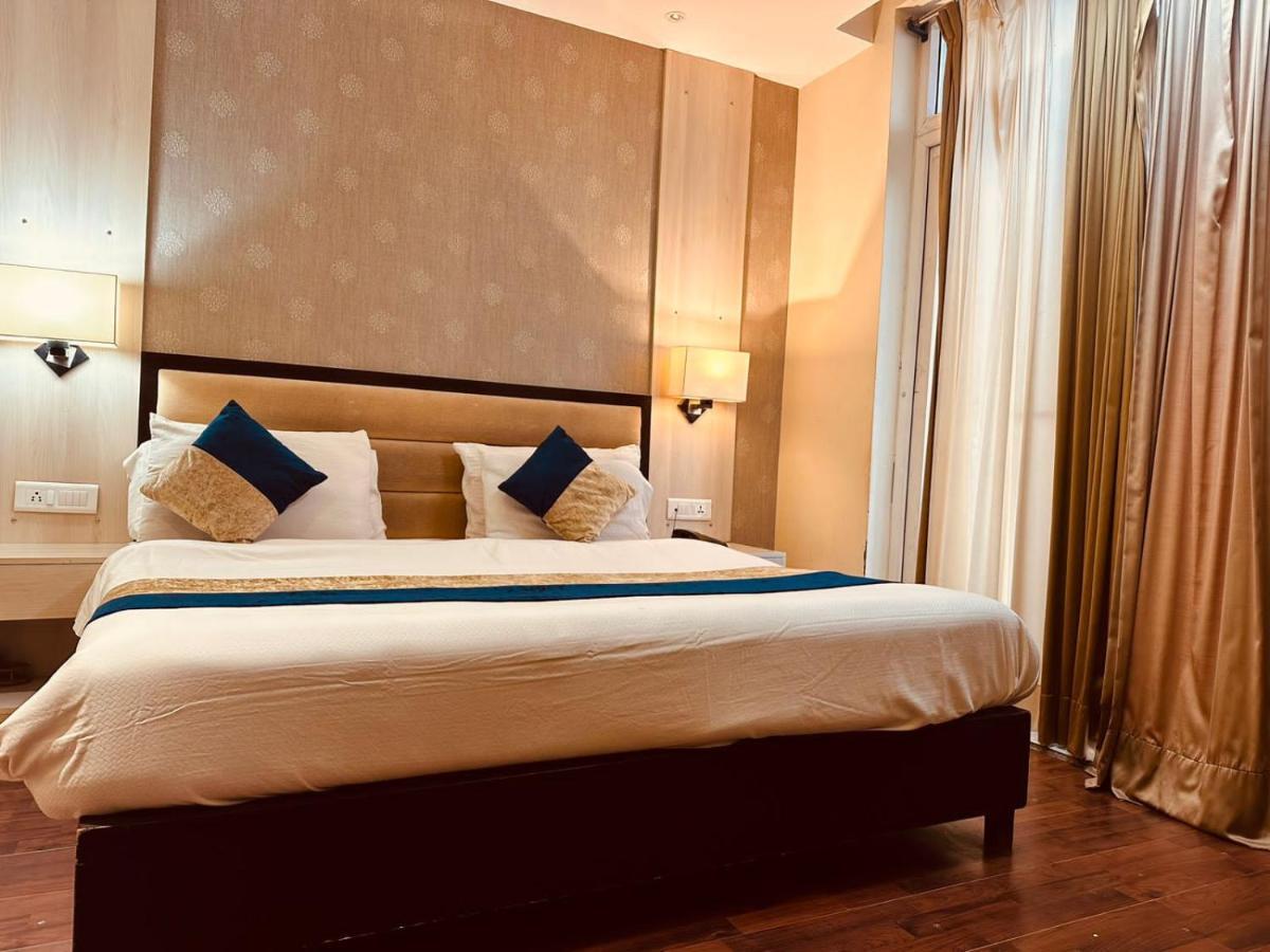 Hotel Royal Residency Manāli Eksteriør billede