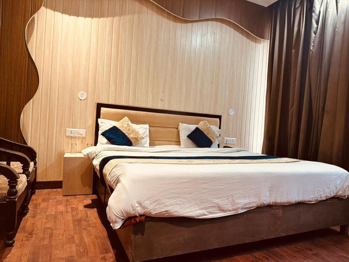 Hotel Royal Residency Manāli Eksteriør billede