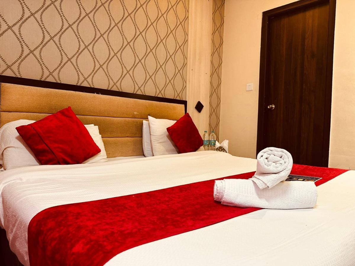 Hotel Royal Residency Manāli Eksteriør billede