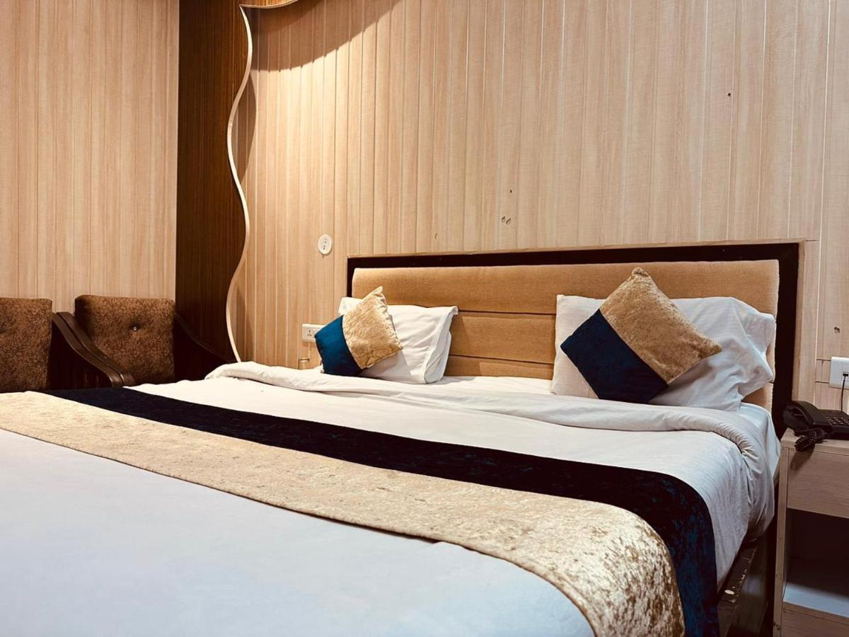 Hotel Royal Residency Manāli Eksteriør billede