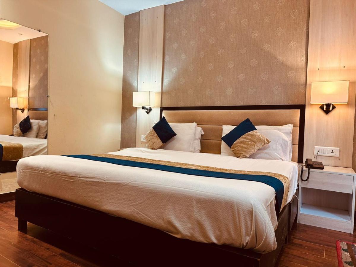Hotel Royal Residency Manāli Eksteriør billede
