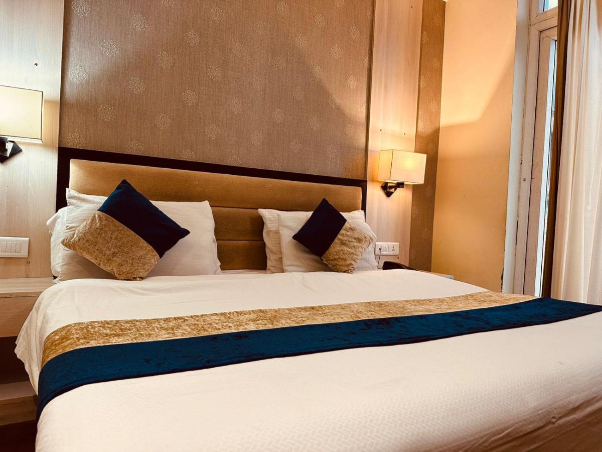 Hotel Royal Residency Manāli Eksteriør billede