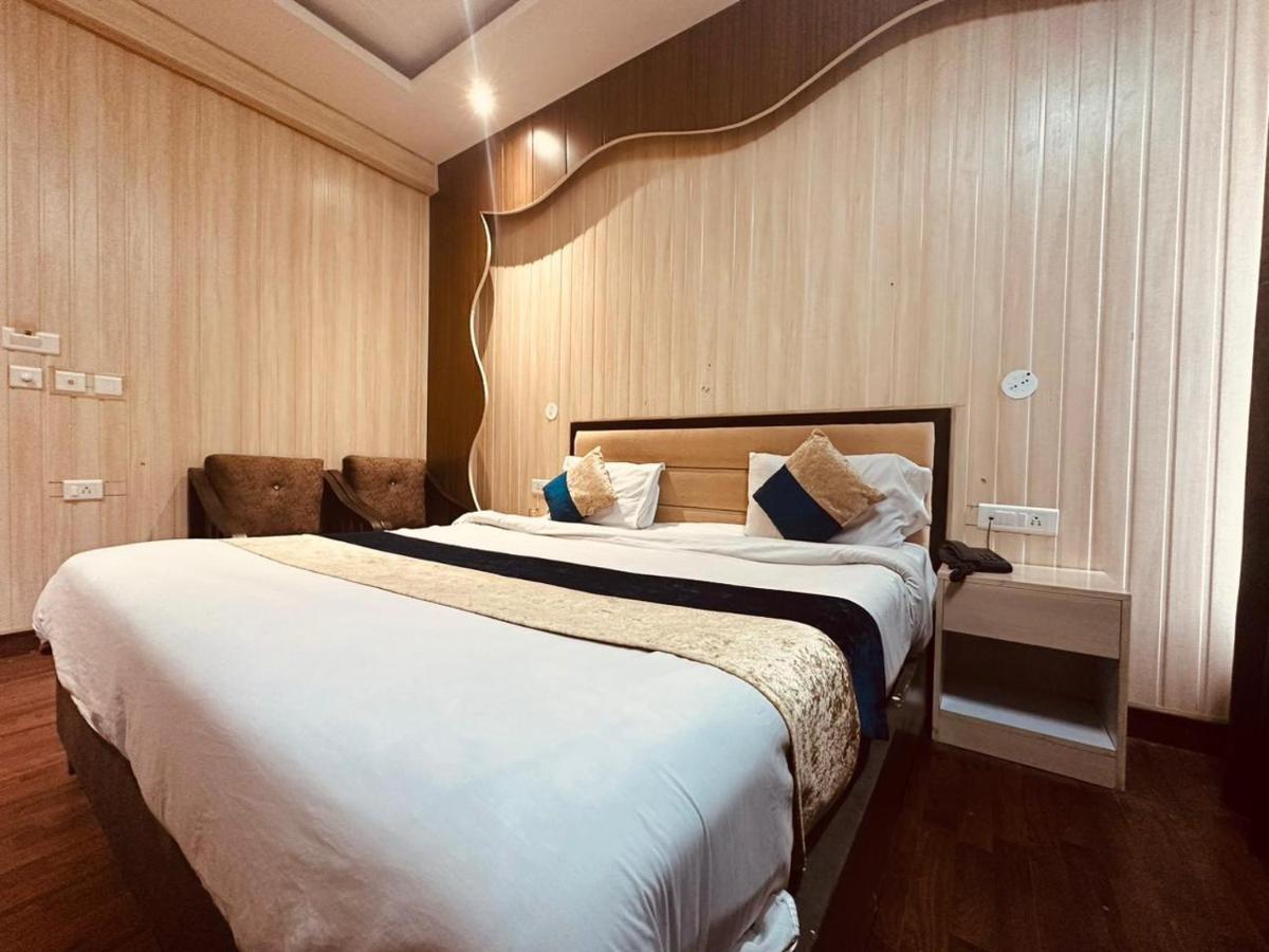 Hotel Royal Residency Manāli Eksteriør billede